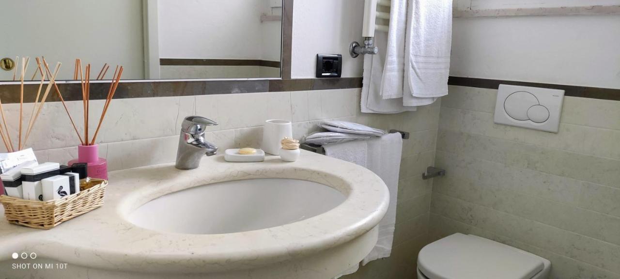 Hotel Villa Platani Riccione Bagian luar foto