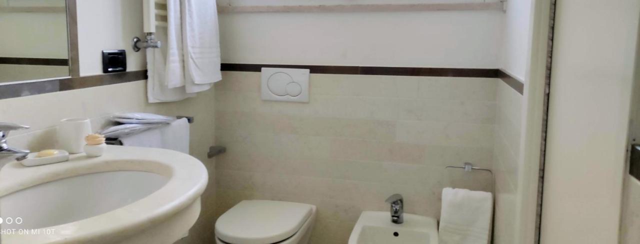 Hotel Villa Platani Riccione Bagian luar foto