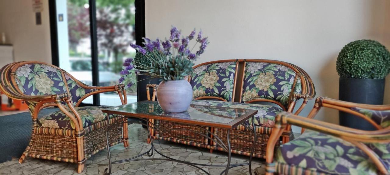 Hotel Villa Platani Riccione Bagian luar foto