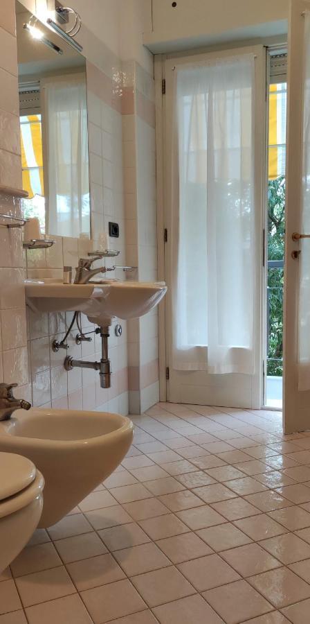 Hotel Villa Platani Riccione Bagian luar foto